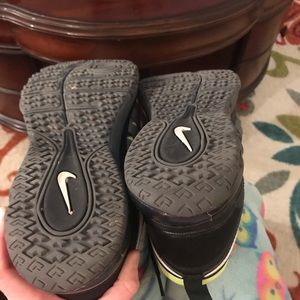 Nike Shoes - Finger trap Nike Max Nike Shoes - Finger trap Nike Max